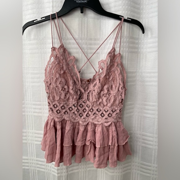 Free People Tops - Free People One Adella Lace cami crop top